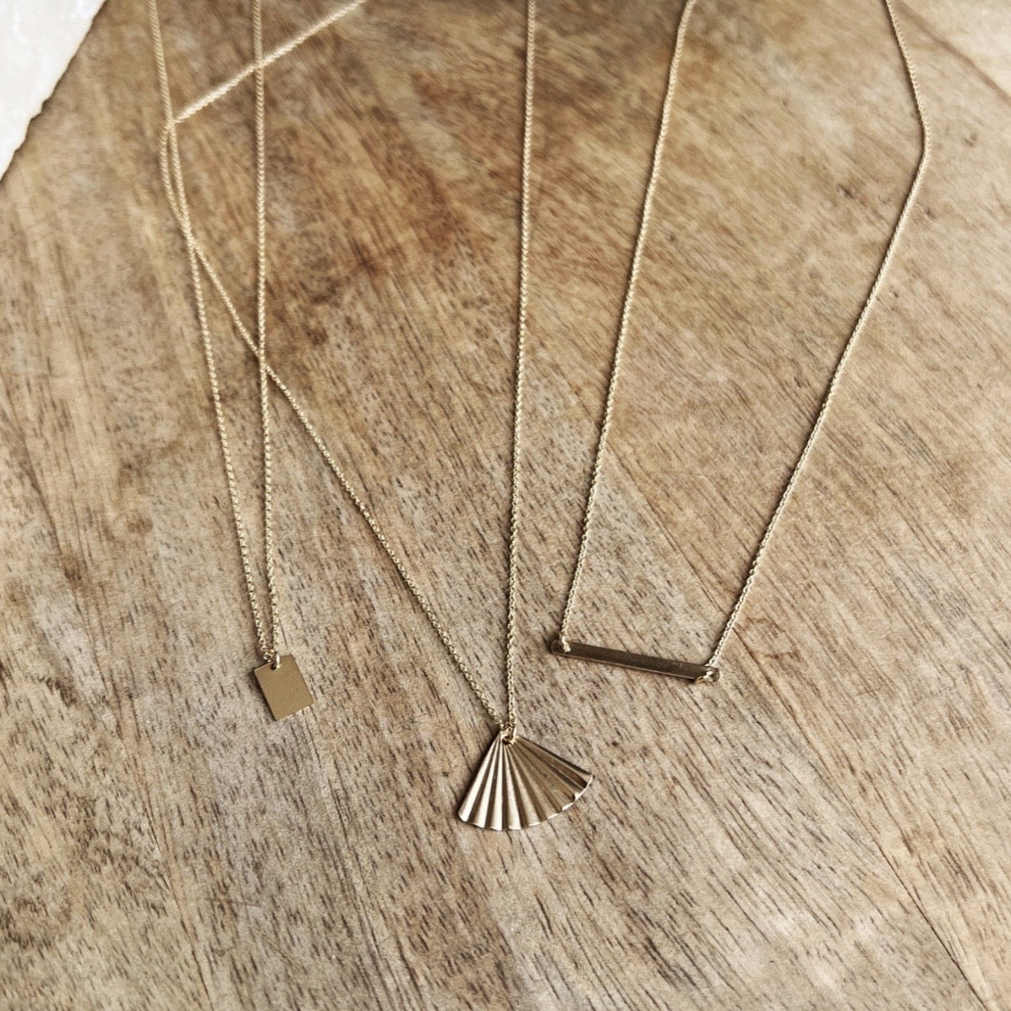 HAVANA Fan Necklace