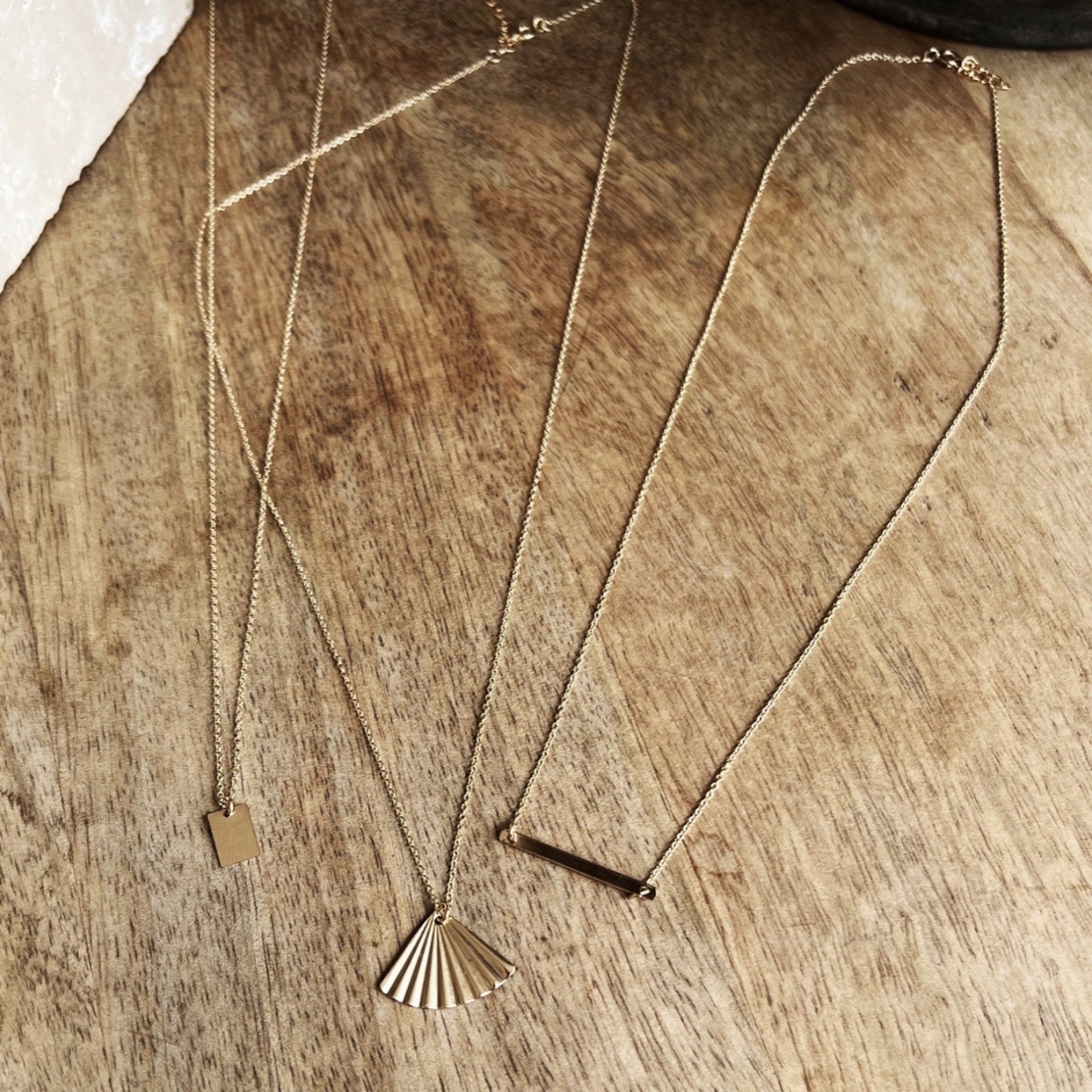 HAVANA Fan Necklace