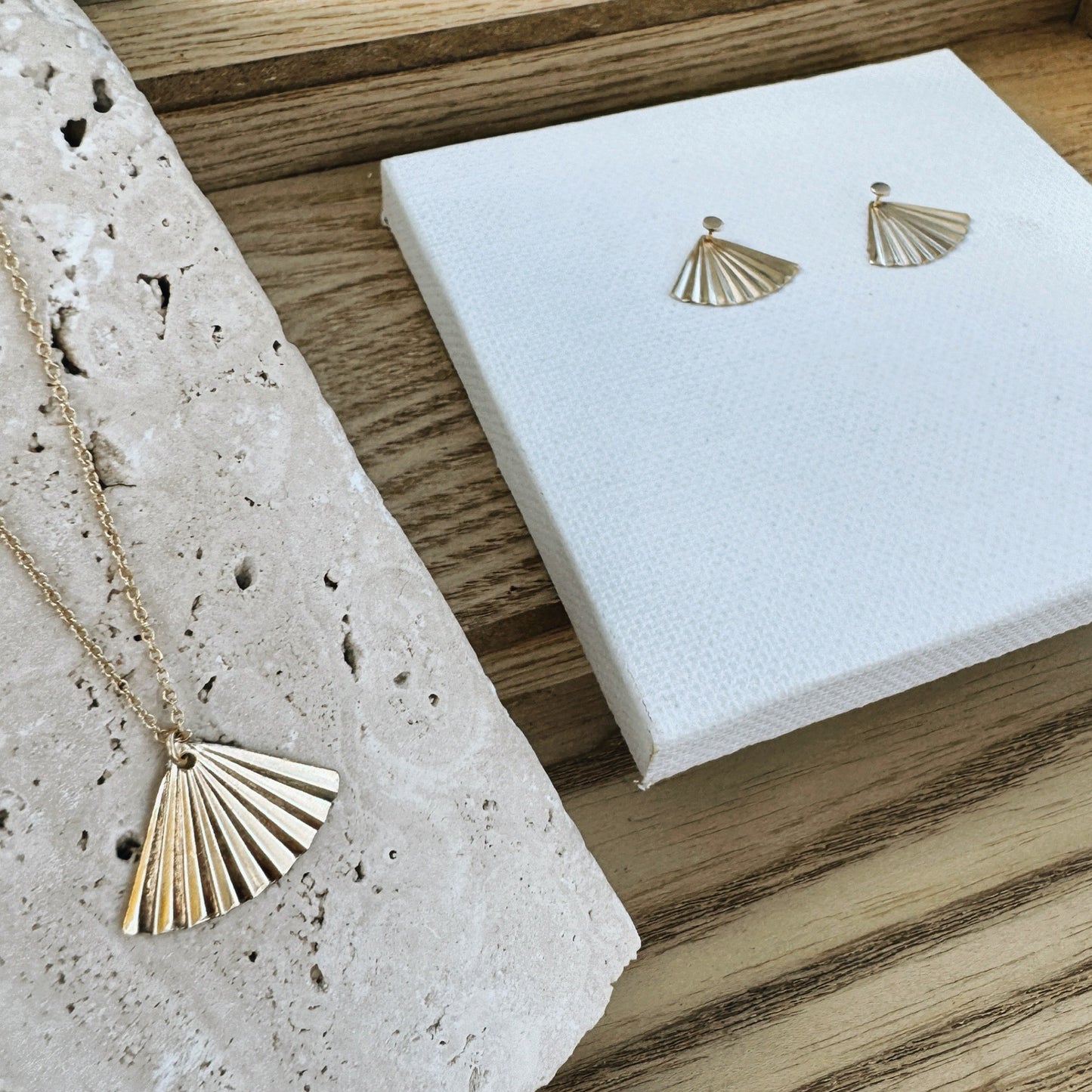 FAN EARRING